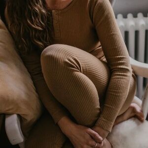 The simple folk ribbed legging